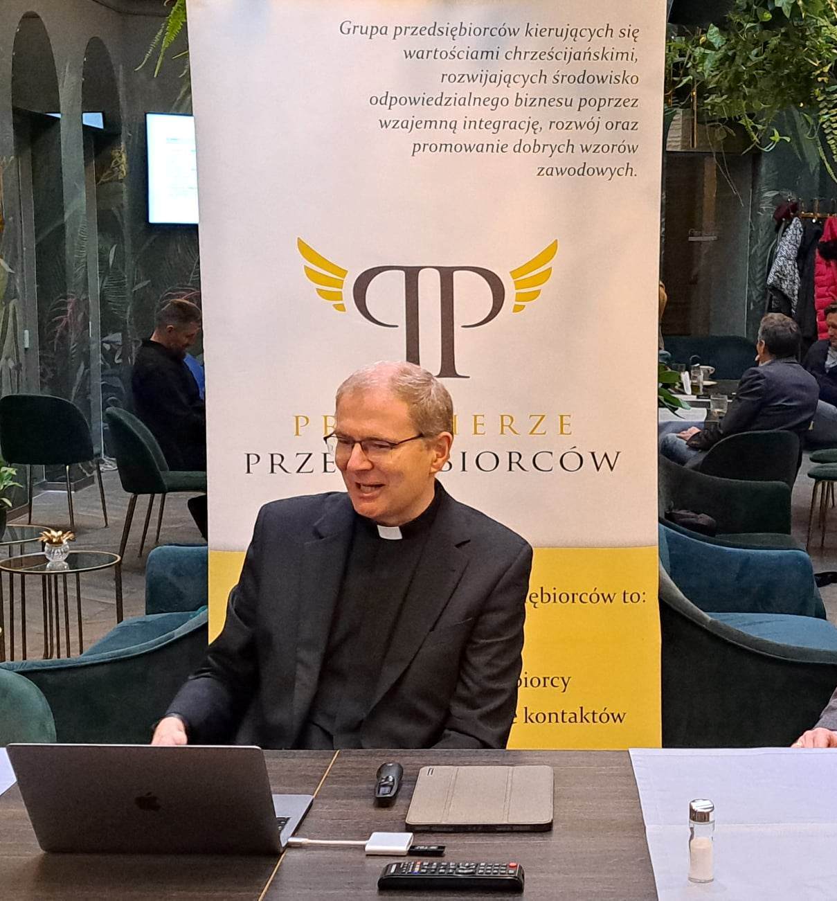 Śniadanie z o. Mariuszem Kiełbasą